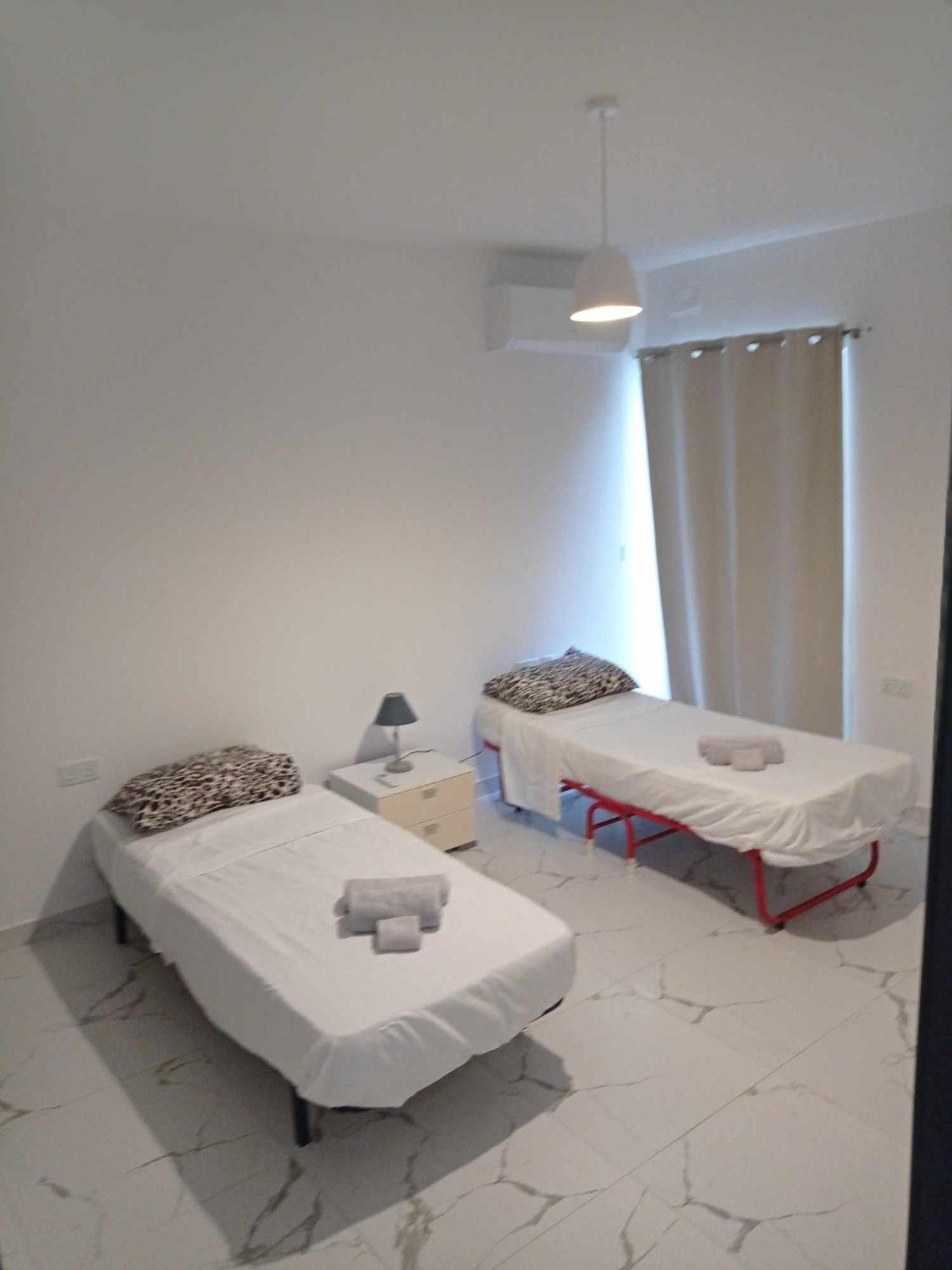 Appartamento Poppy Court Marsaskala Esterno foto